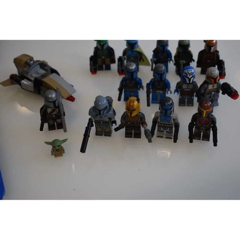 Lego Star Wars 75316 Mandalorian Starfighter with Extra Mandalorian Figs Army